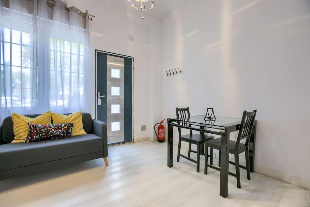 شقة Cozy Getaway In مدريد المظهر الخارجي الصورة